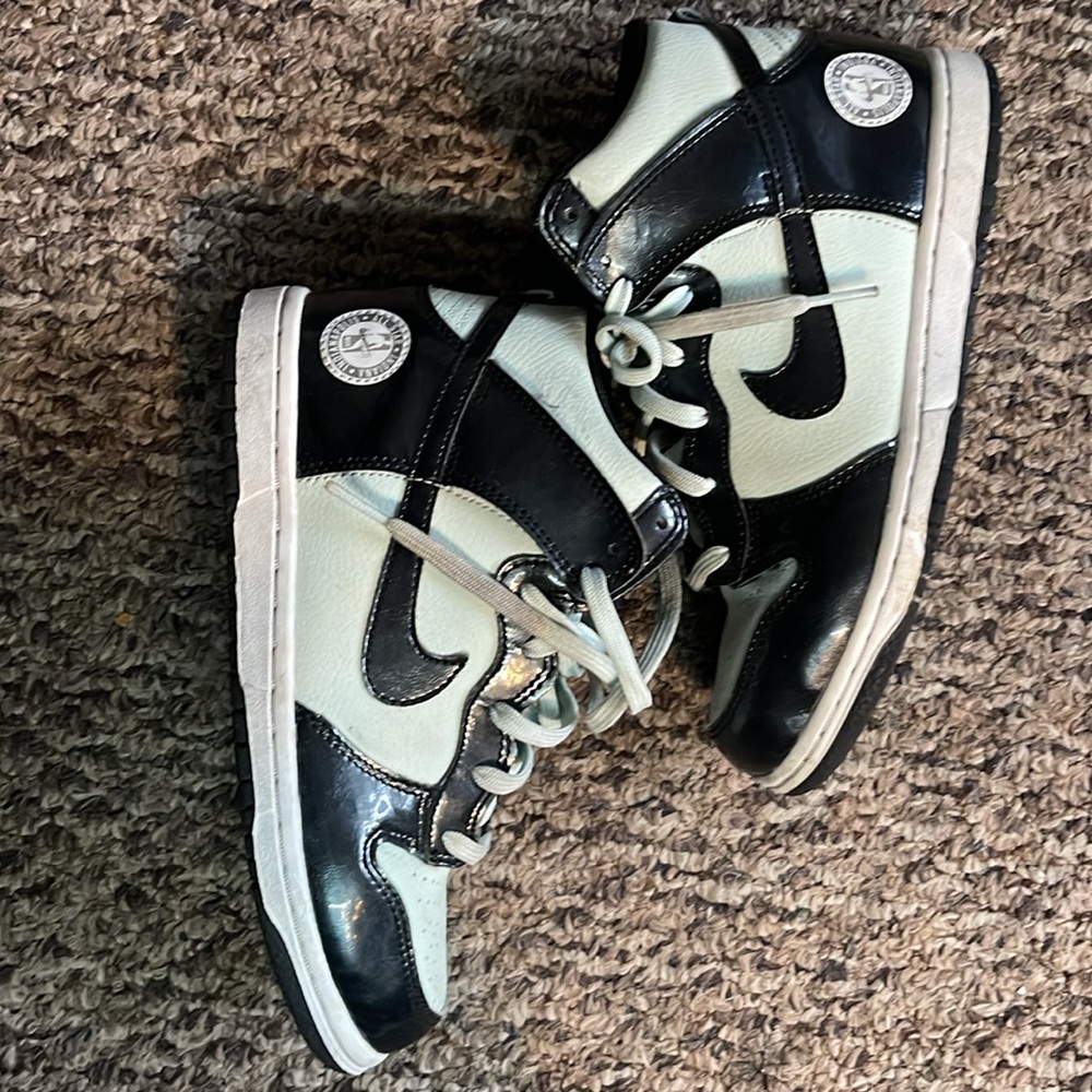 Jordan 1s - Picture 2 of 2